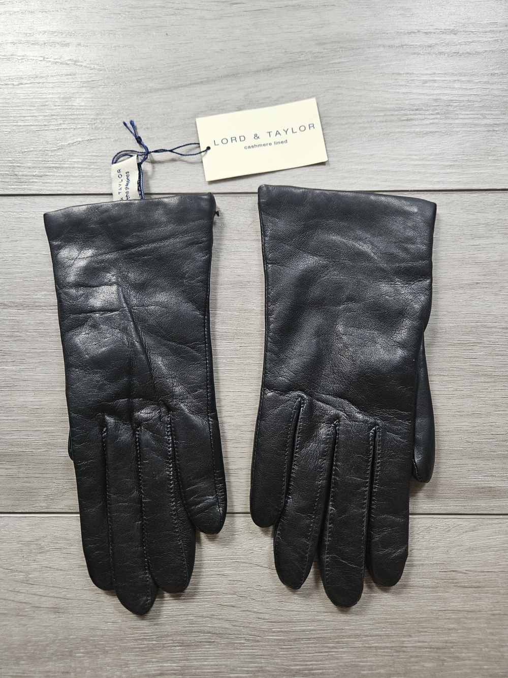 Lord & Taylor Black Leather Women's Gloves